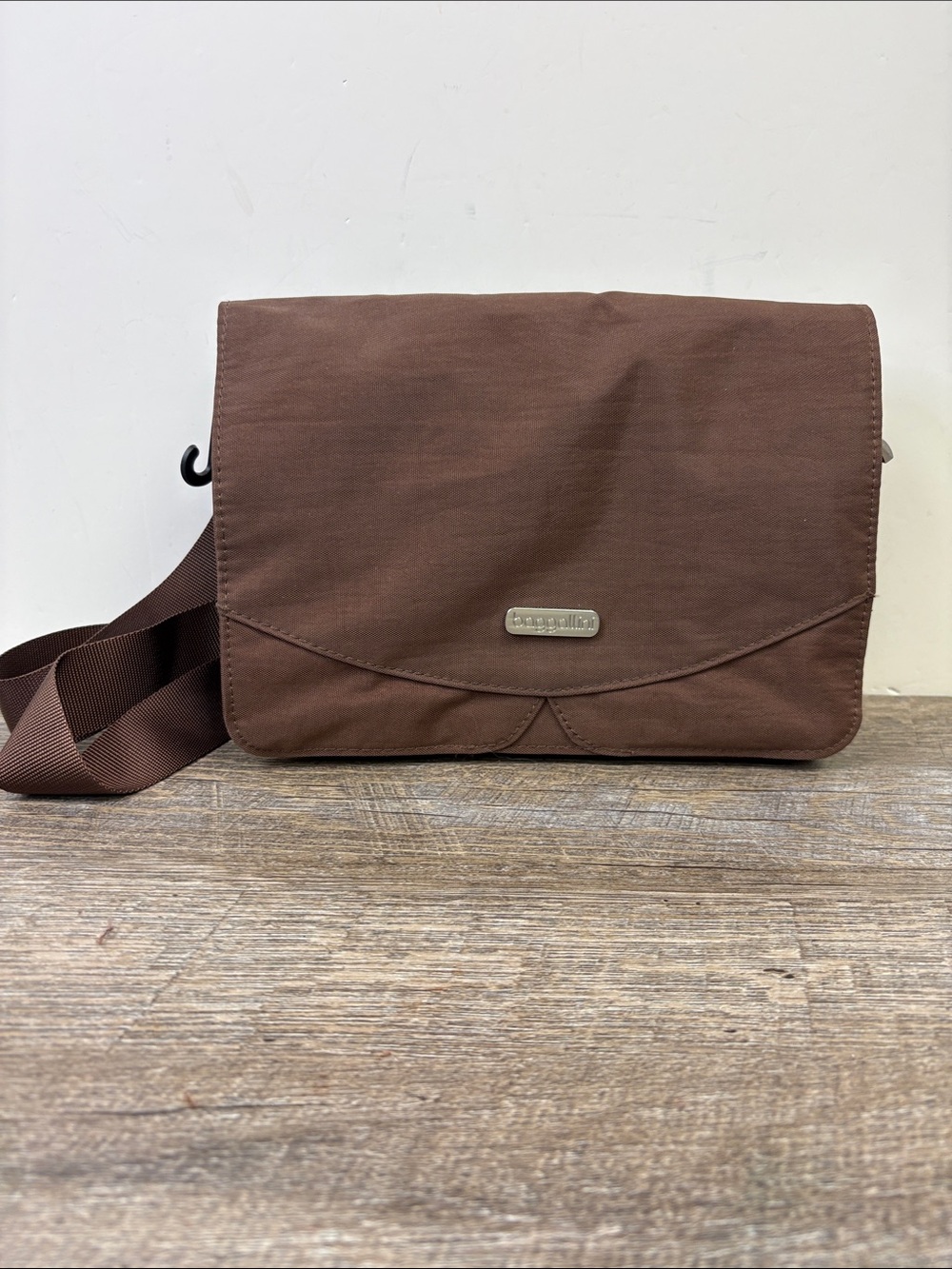 Baggallini Brown Multi Compartment Crossbody Organizer Shoulder Bag